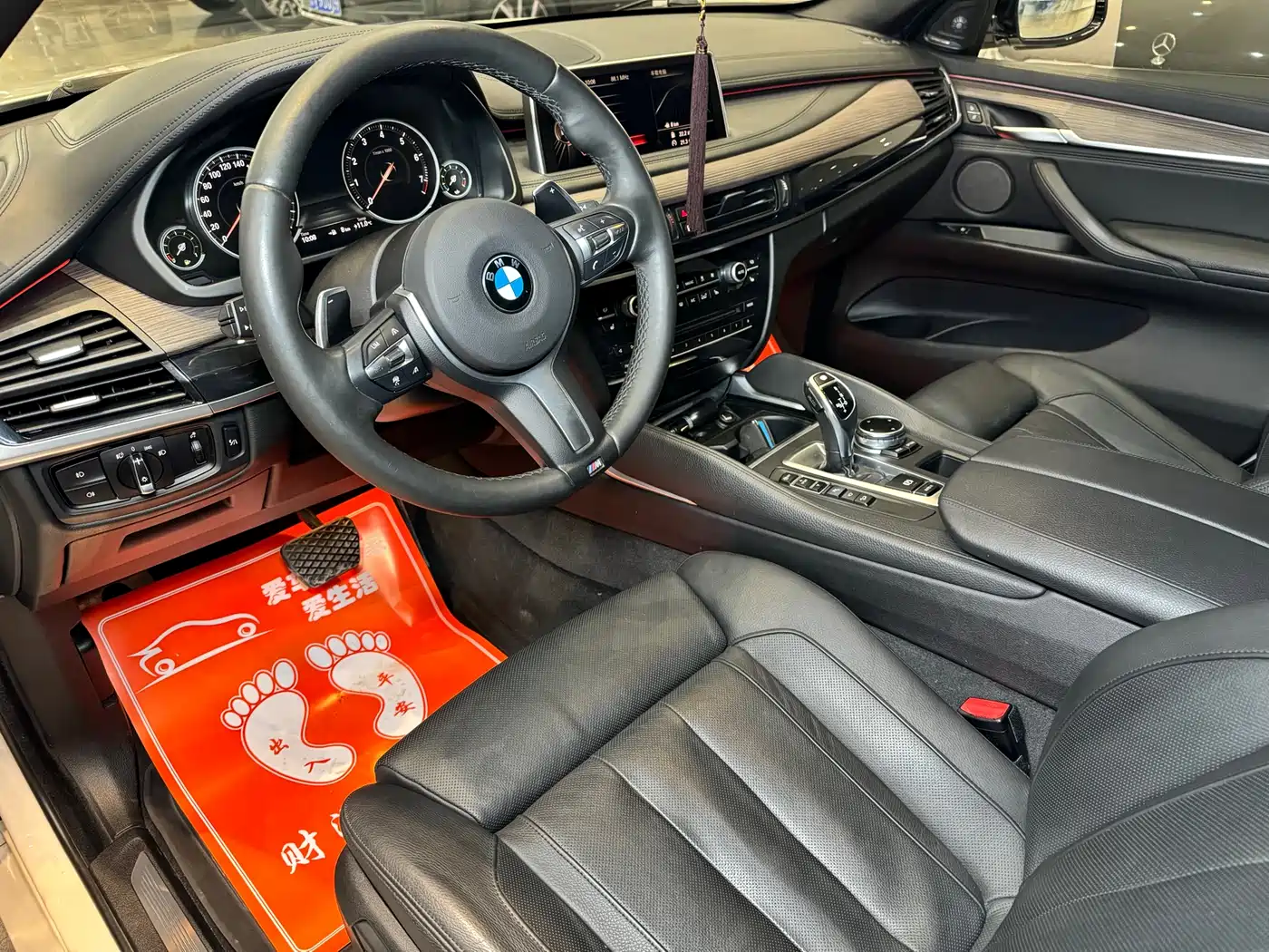 BMW X6 2015 xDrive50i M Sport фото 7