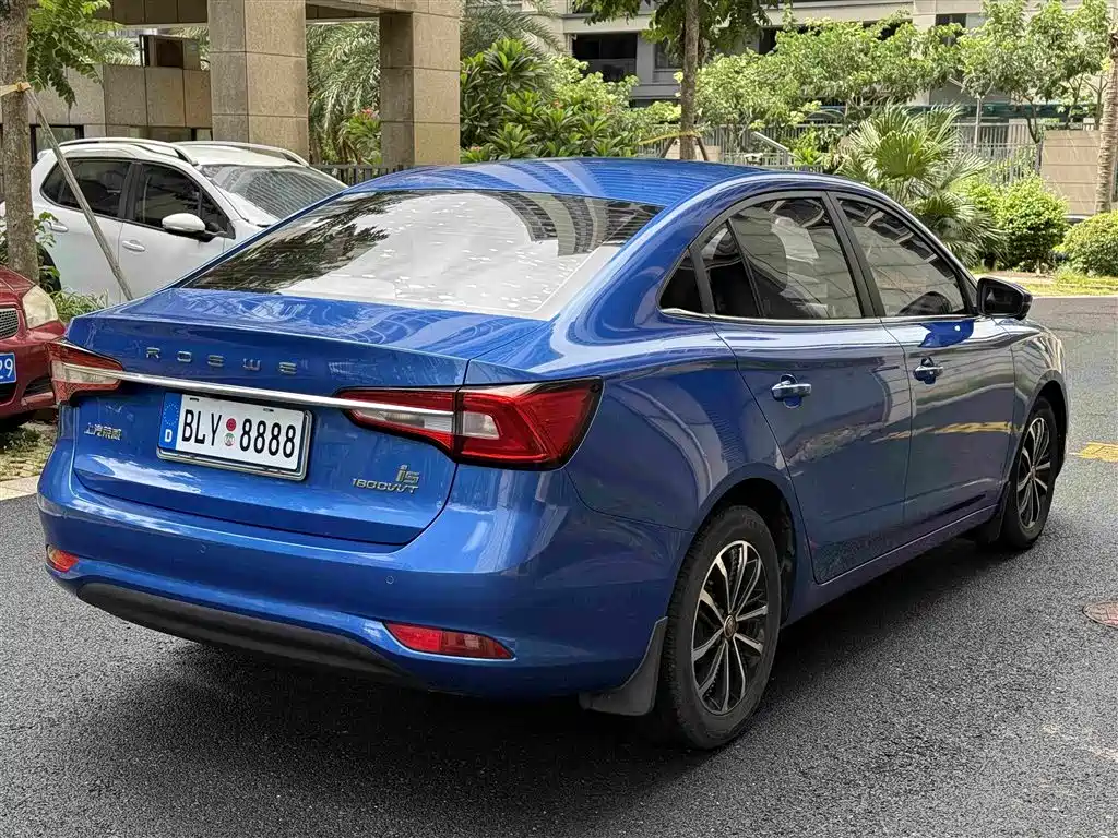 Фото 4 - Roewe i5