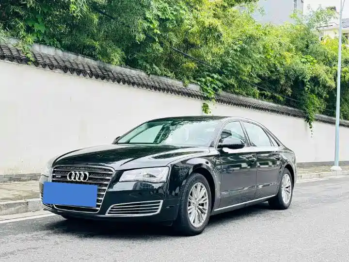 Фото 6 - Audi A8