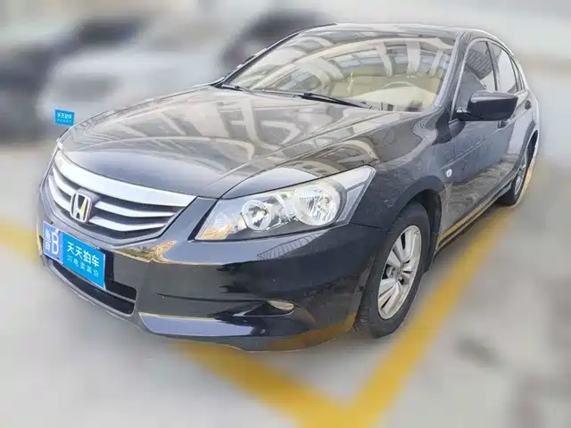 Honda Accord 2011 Model 2.0L EX — фото 1
