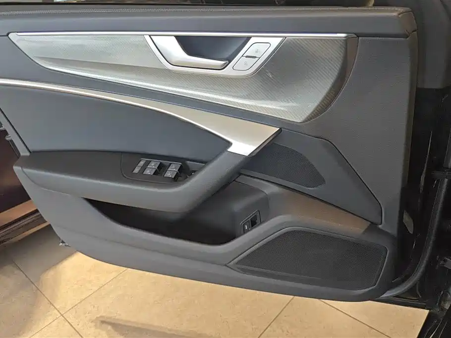 Audi A6L 2023 Facelift 45 TFSI Premium Dynamic фото 7