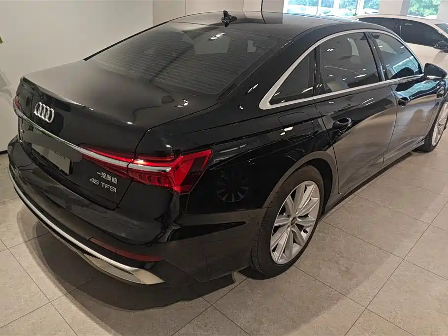 Audi A6L 2024 45 TFSI Premium Dynamic фото 3