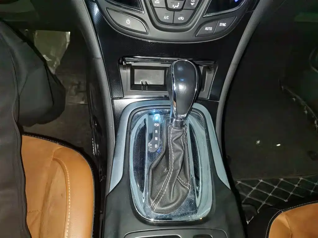 Buick Regal 2015 1.6T Elite Tech Edition фото 14