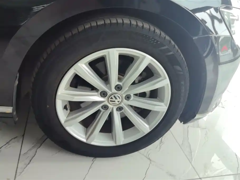 Volkswagen Magotan 2018 330TSI DSG Leading фото 6