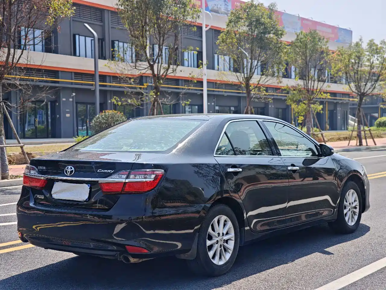 Toyota Camry 2016 2.0E 10th Anniversary Elite Edition фото 9