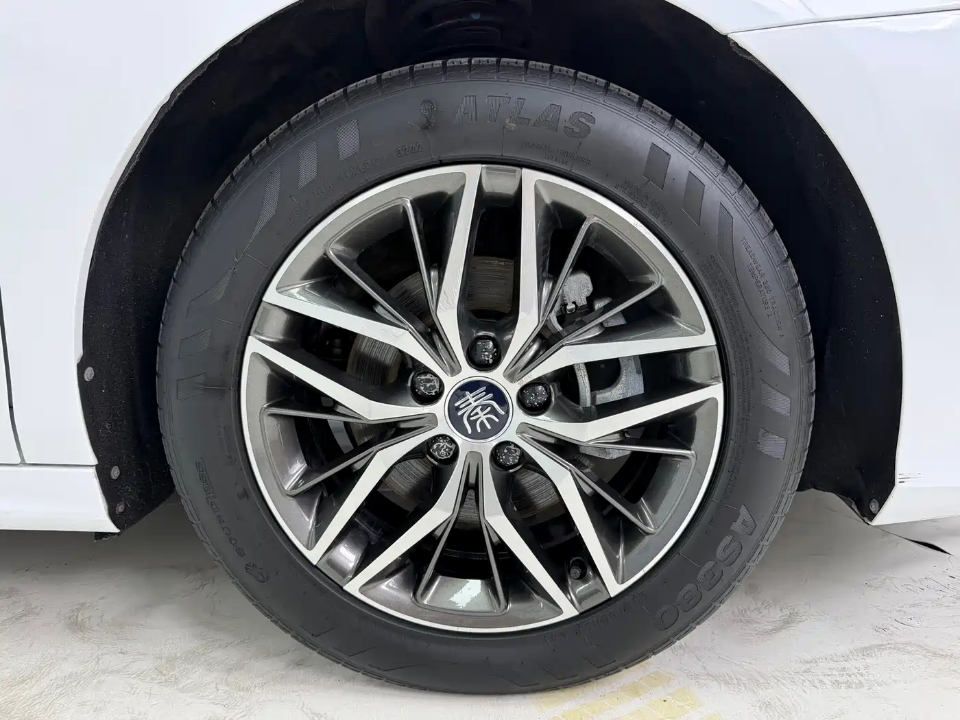 BYD Qin PLUS 2021 DM-i 55KM Flagship фото 4