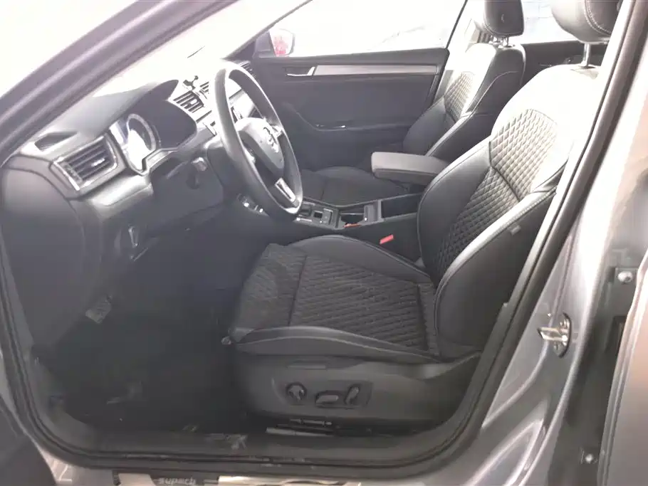 Škoda Superb 2018 TSI280 DSG Comfort (China V) фото 9