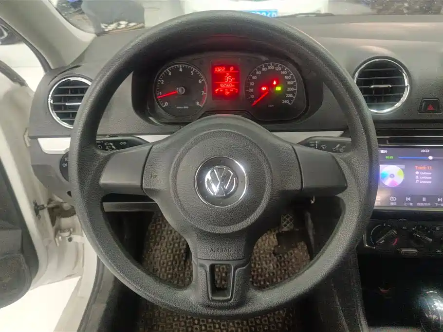 Volkswagen Jetta 2015 1.6L Auto Comfort фото 15