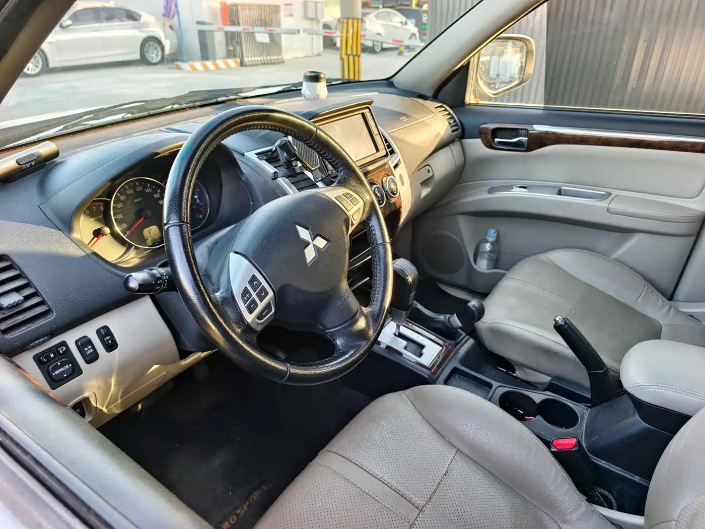 Mitsubishi Pajero Sport 2013 3.0L Automatic 4WD Flagship фото 7