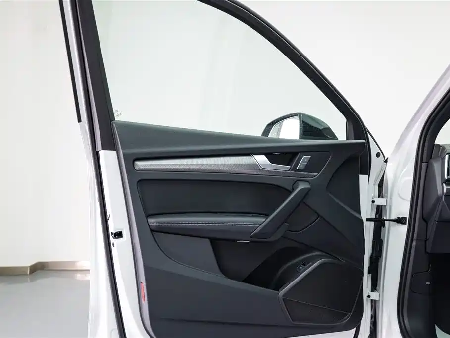 Audi Q5L 2023 40T Luxury Dynamic фото 10