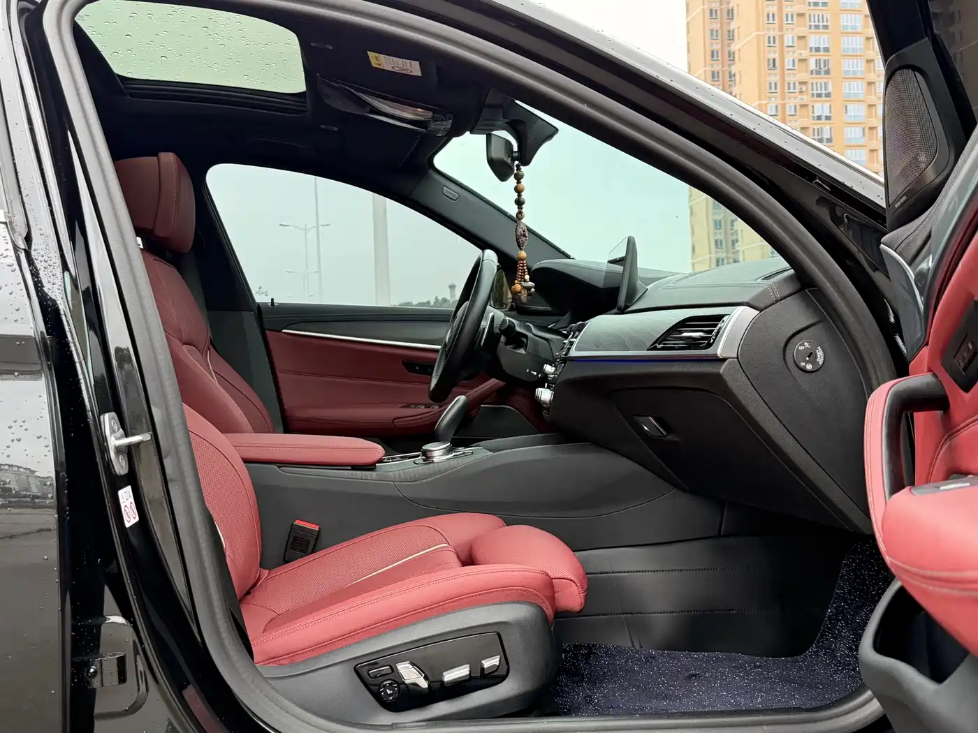 BMW 5 Series 2023 530Li Premium M Sport Package фото 8