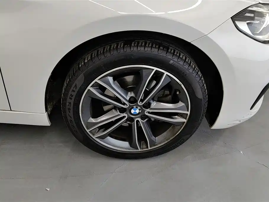 BMW 1 Series 2019 118i Fashion Edition фото 6