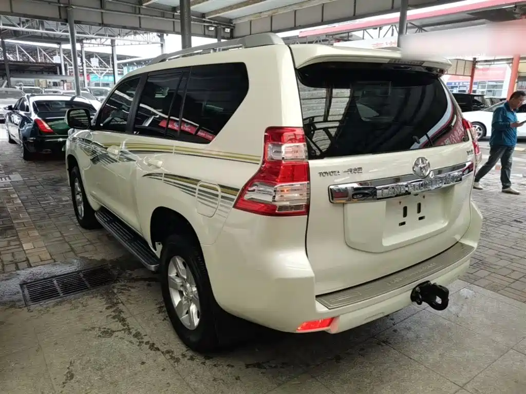 Toyota Prado 2016 2.7L Auto Luxury Edition фото 5