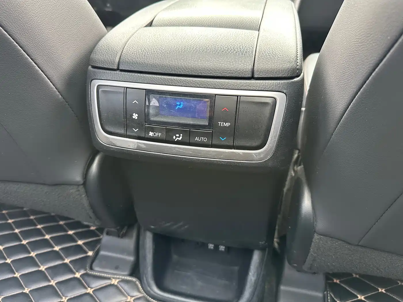 Toyota Highlander 2021 2.0T AWD Luxury 7-Seater фото 19