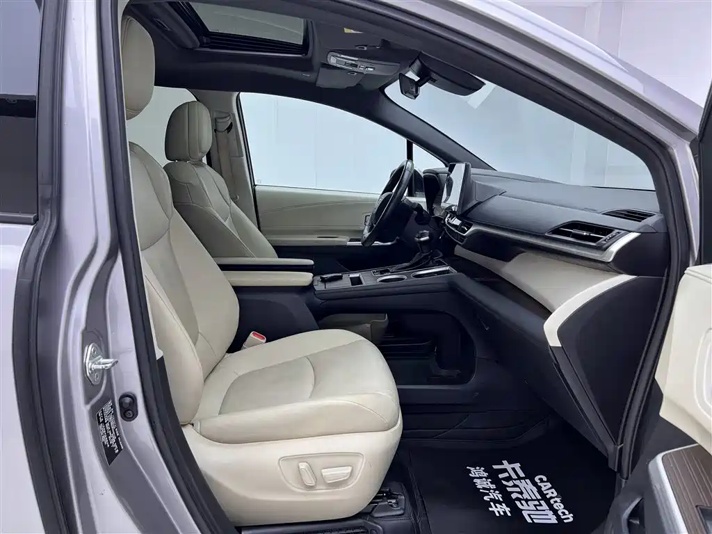Toyota Granvia 2023 2.5L Hybrid Prestige PLUS Edition фото 19