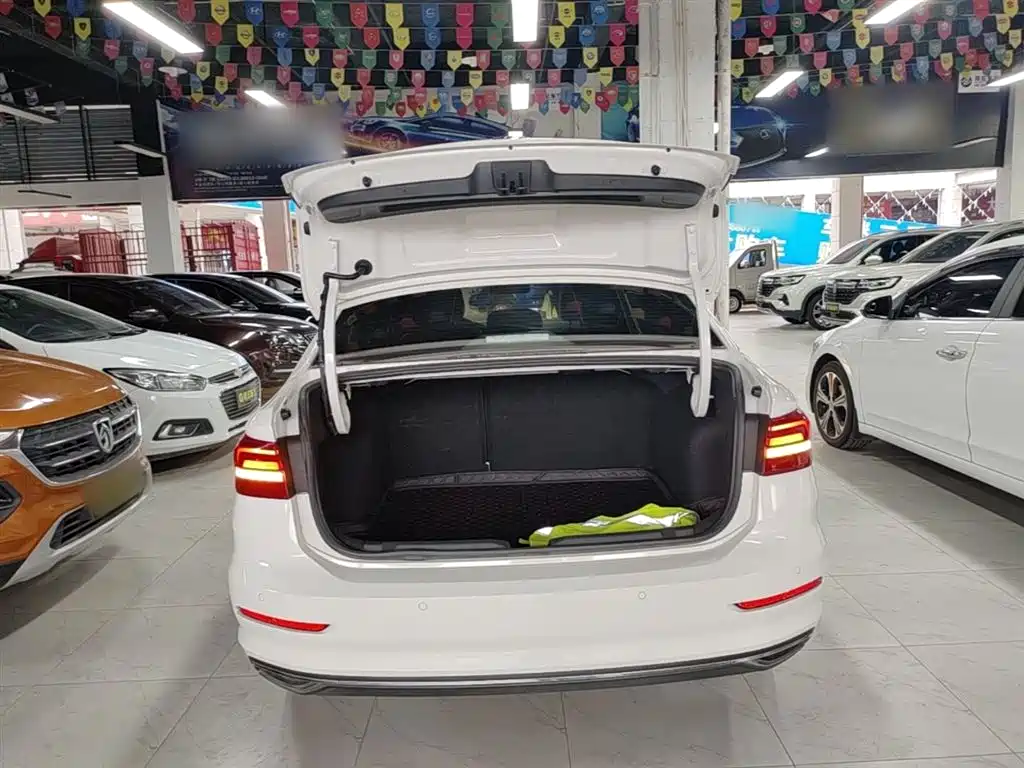 Volkswagen Lavida 2019 1.5L Automatic Comfort Edition China VI фото 19