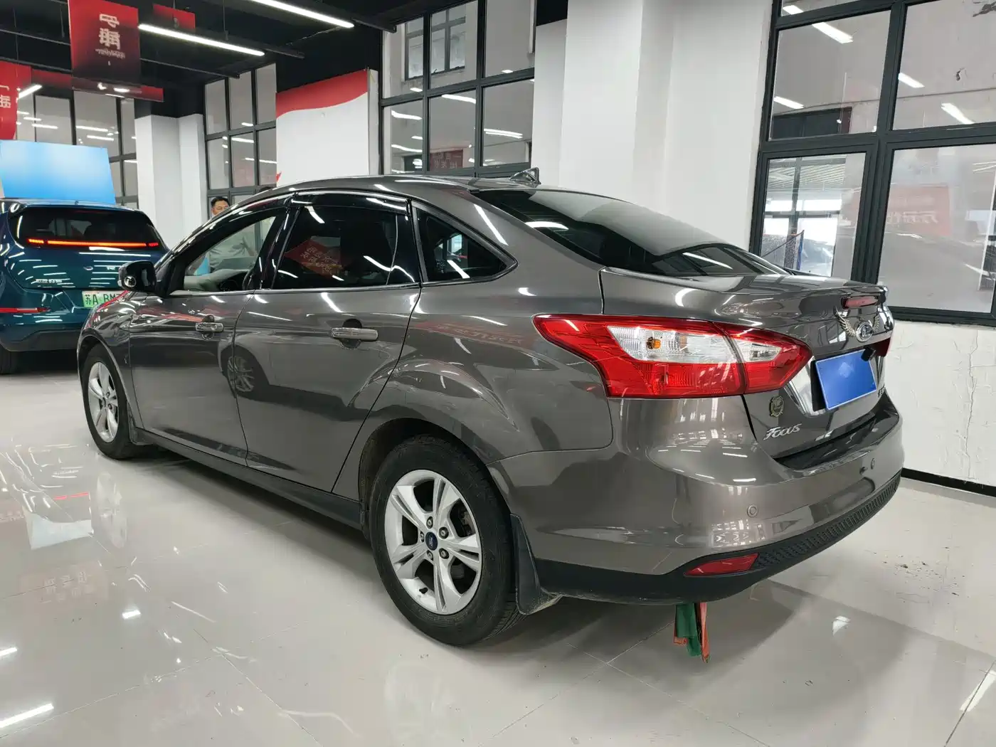 Ford Focus 2013 2012 Sedan 1.6L Automatic Trend