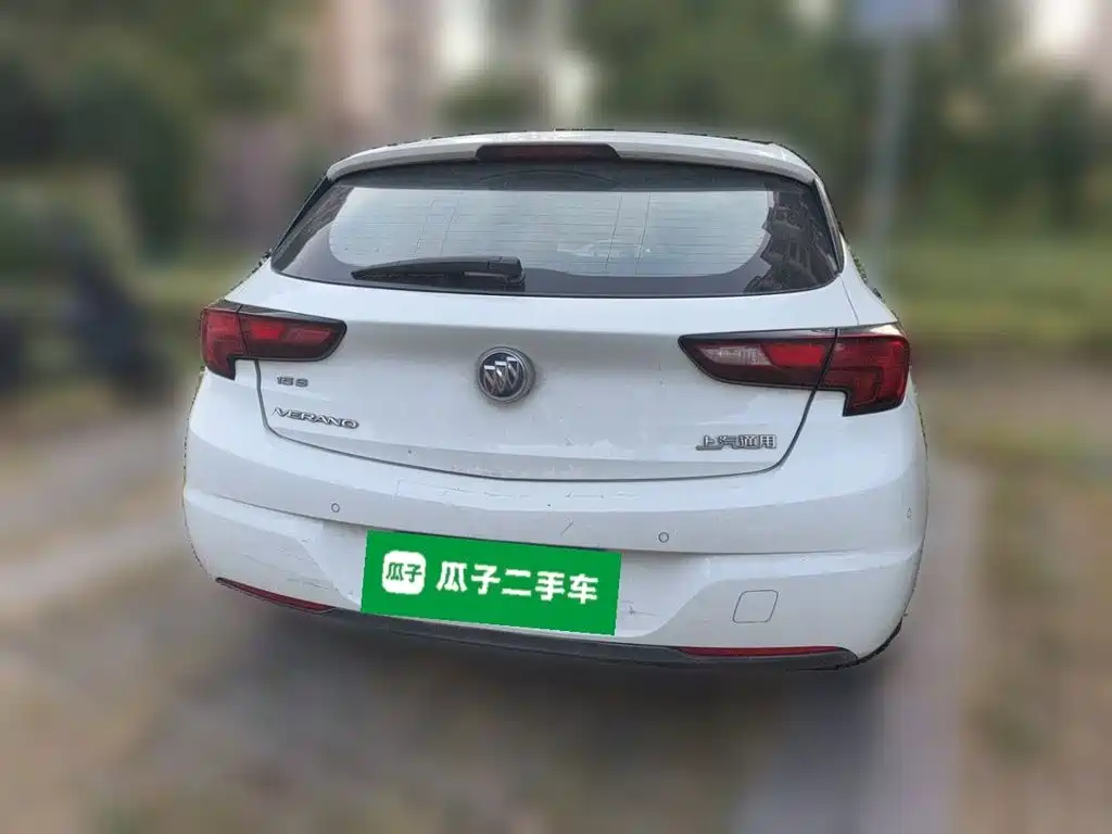 Photo 3 - Buick Verano