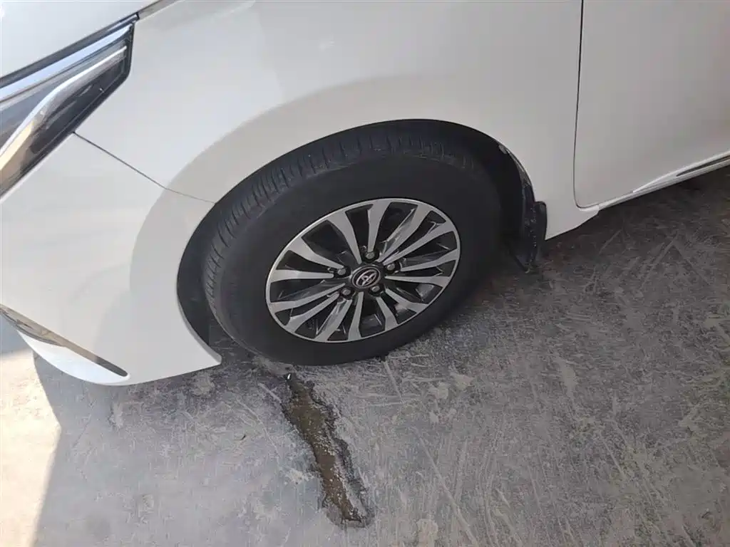 Toyota Corolla 2017 Facelift 1.2T S-CVT GL-i фото 23