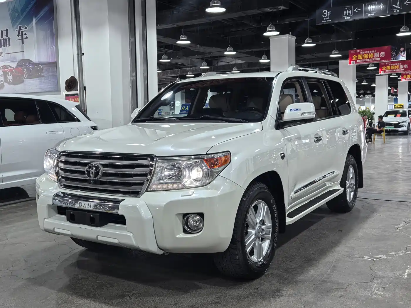 Toyota Land Cruiser (Import) 2015 4.6L V8 Middle East Limited Edition фото 2