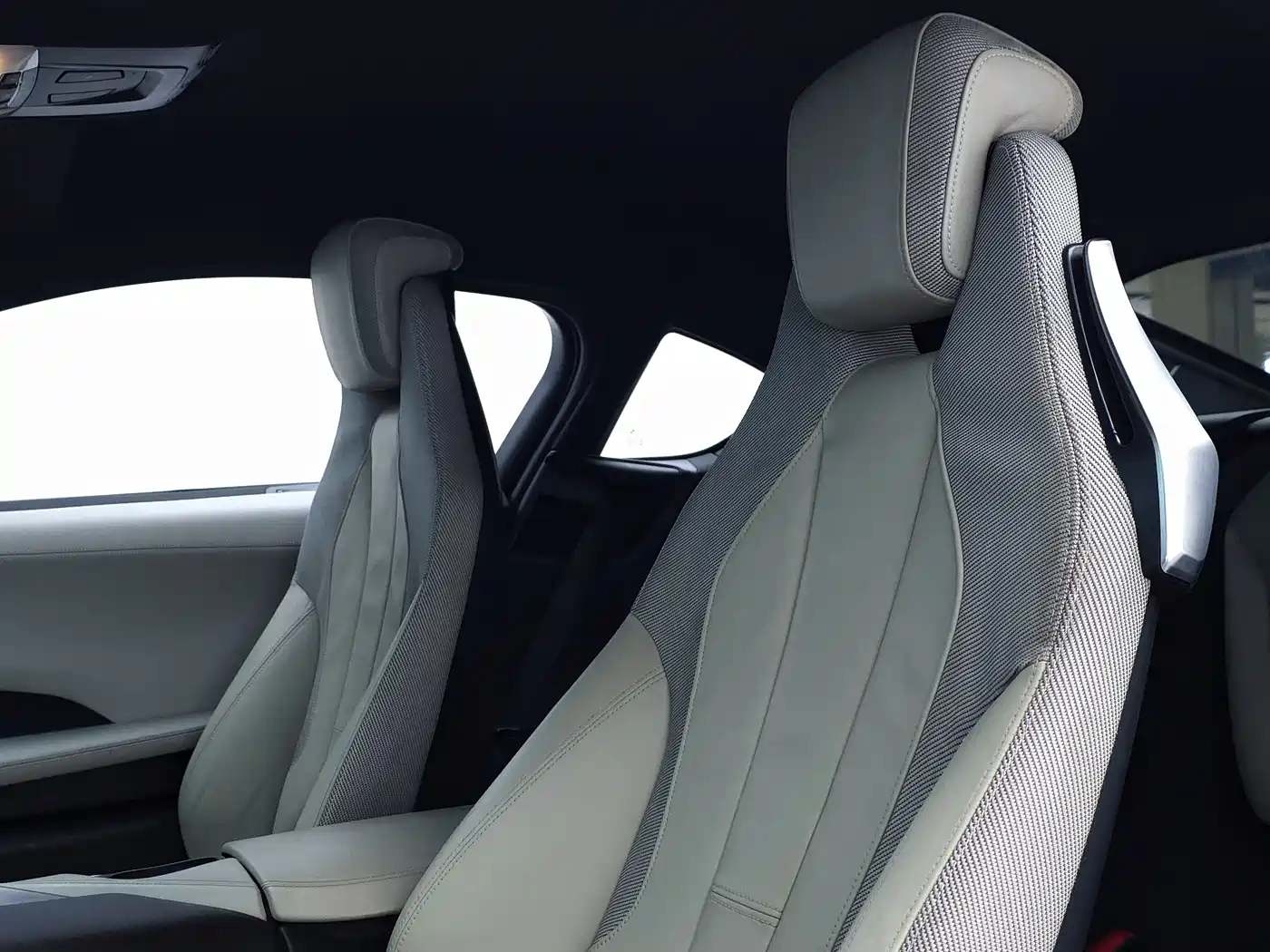 BMW i8 2014 Standard фото 45