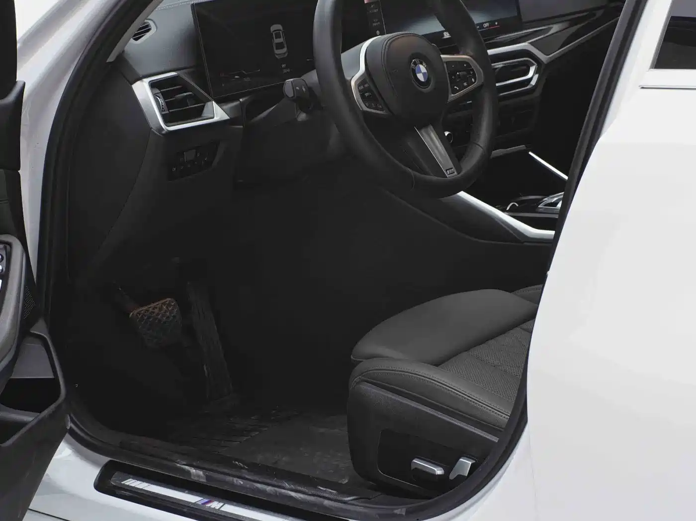 BMW 3 Series 2023 320Li M Sport Package фото 19