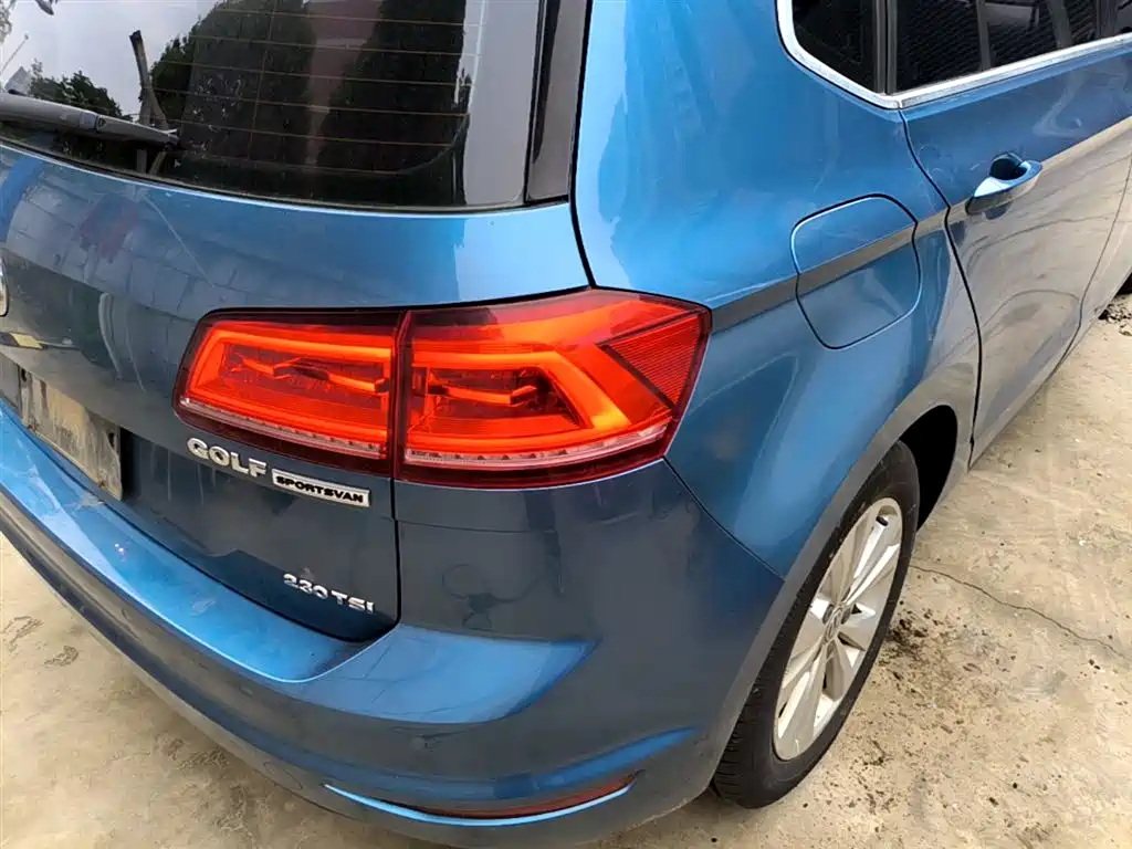 Volkswagen Golf Sportsvan 2016 230TSI Automatic Progressive фото 8