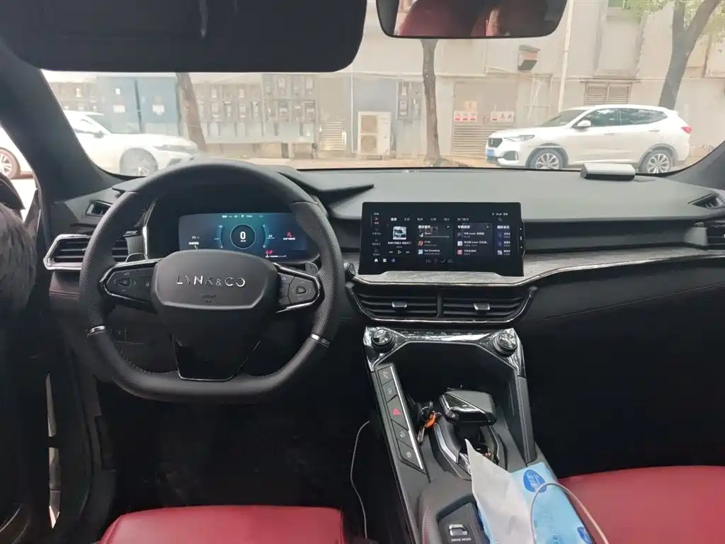 Lynk & Co 06 2020 1.5T Power Pro фото 13