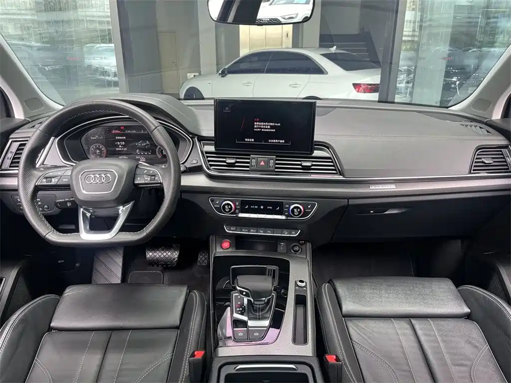 Audi Q5L 2022 45T Luxury Dynamic фото 6