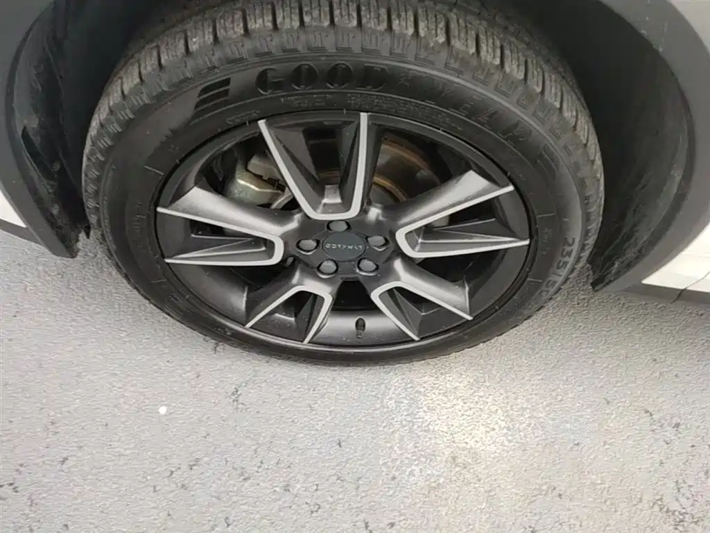 Lynk & Co 01 2021 2.0TD 2WD Pro фото 23