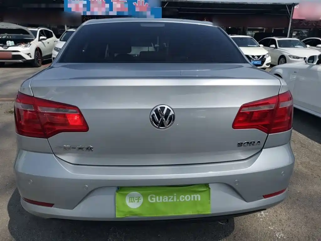 Volkswagen Bora 2014 1.6L Automatic Fashion Edition фото 6