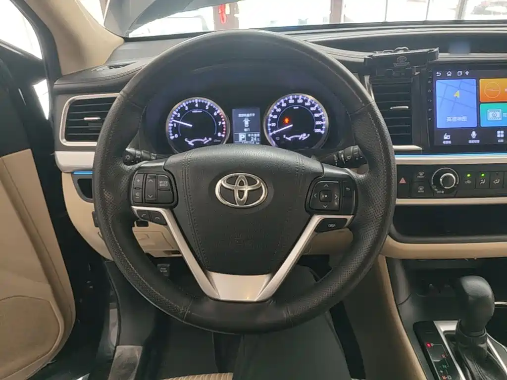 صورة 11 - Toyota Highlander