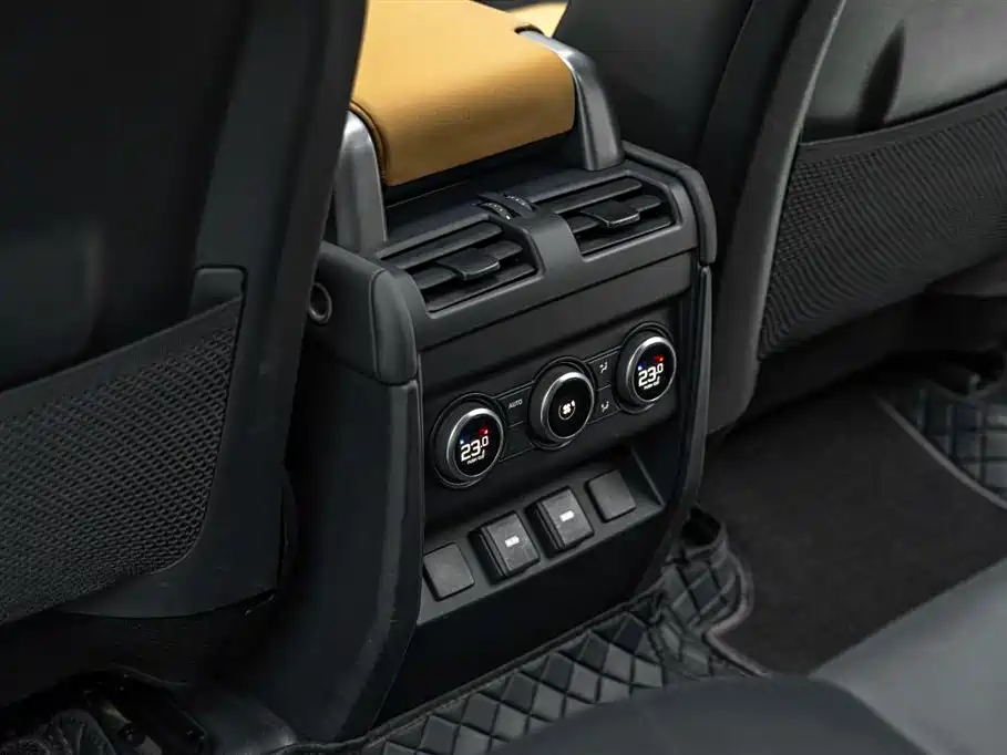 Land Rover Defender 2023 Facelift 110 3.0T P400 X-DYNAMIC HSE фото 25