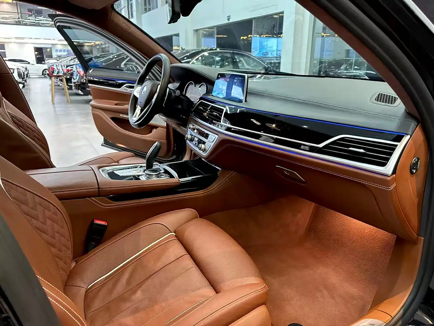 BMW 7 Series 2018 740Li xDrive Premium Type M Sport Package фото 9
