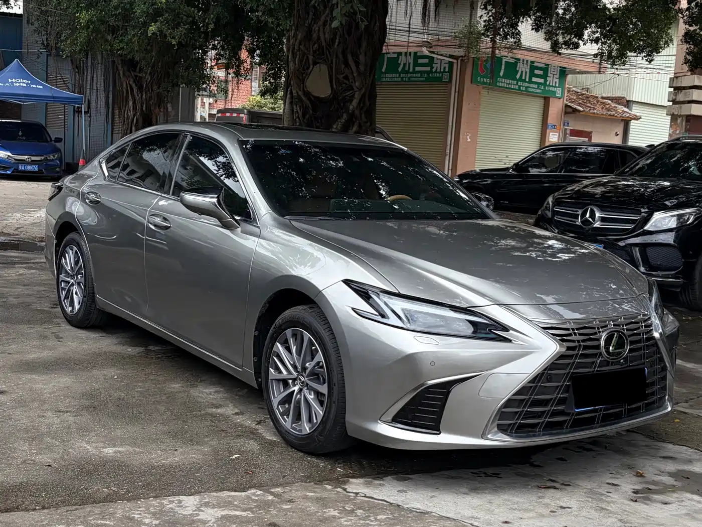 Lexus ES 2025 200 Ultimate Edition фото 2