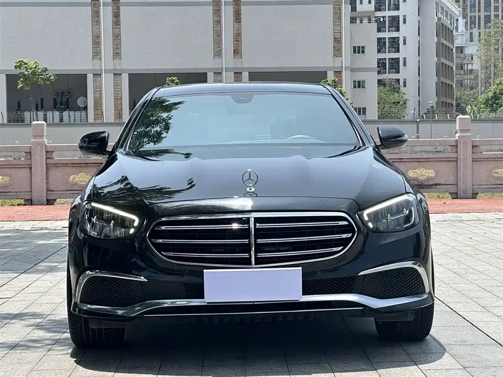Mercedes-Benz E-Class 2022 E 260 L Sport фото 2