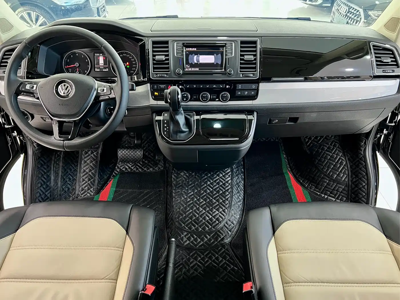 Volkswagen Multivan 2017 2016 2.0TSI AWD Premium 6-Seater