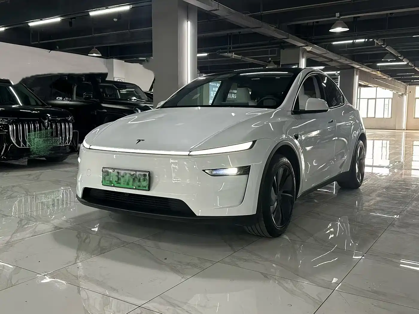 TESLA MODEL Y