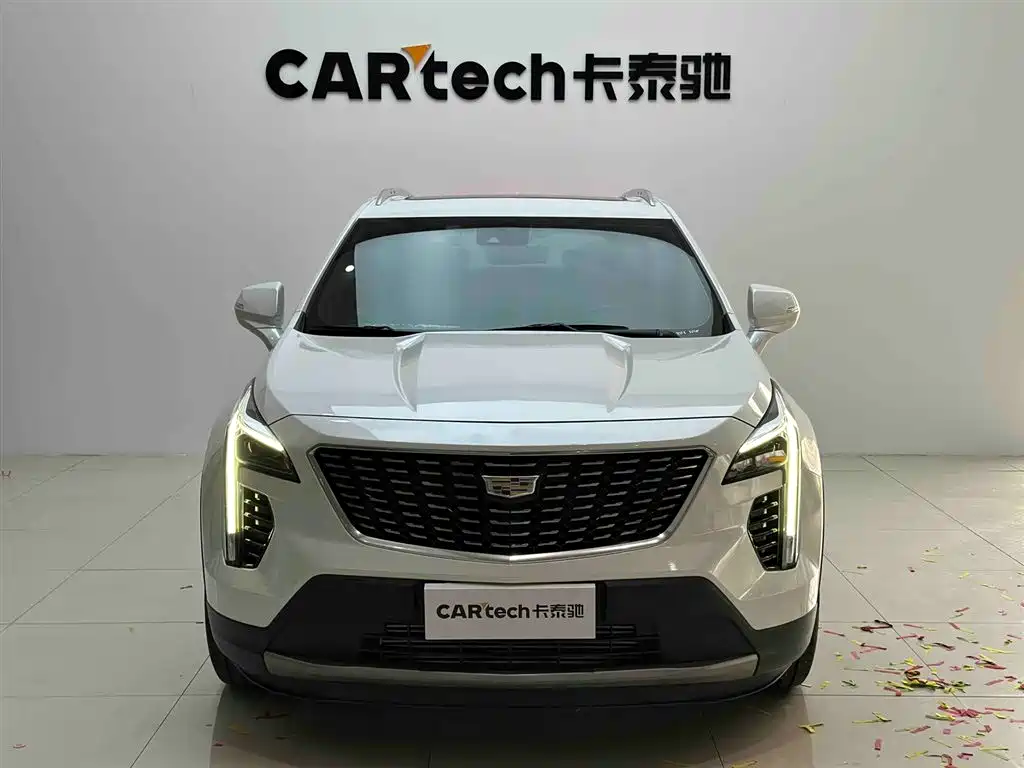 Cadillac XT4 2022 28T FWD Premium фото 2