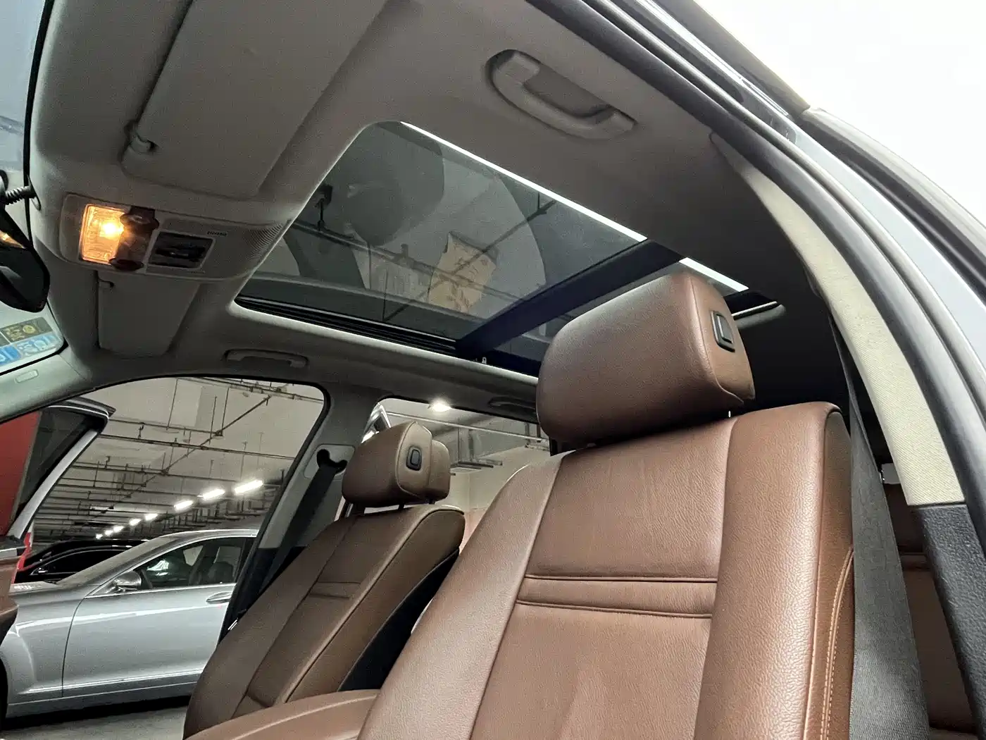 BMW X5 (Import) 2011 xDrive35i Leading Edition фото 13