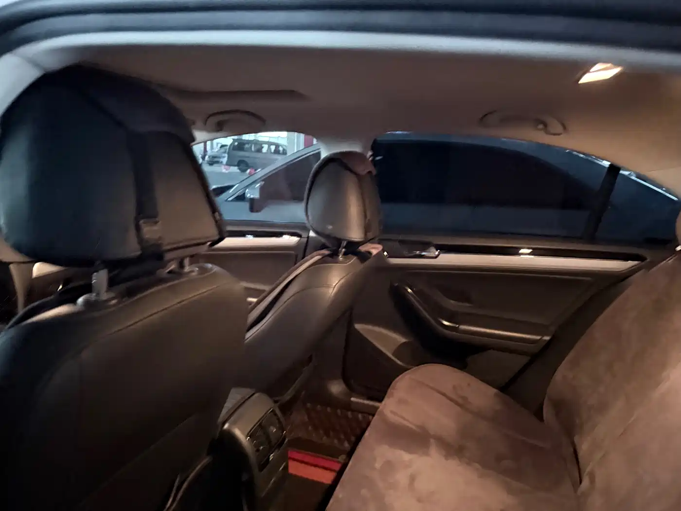 Volkswagen Sagitar 2018 280TSI DSG Spark Edition фото 12