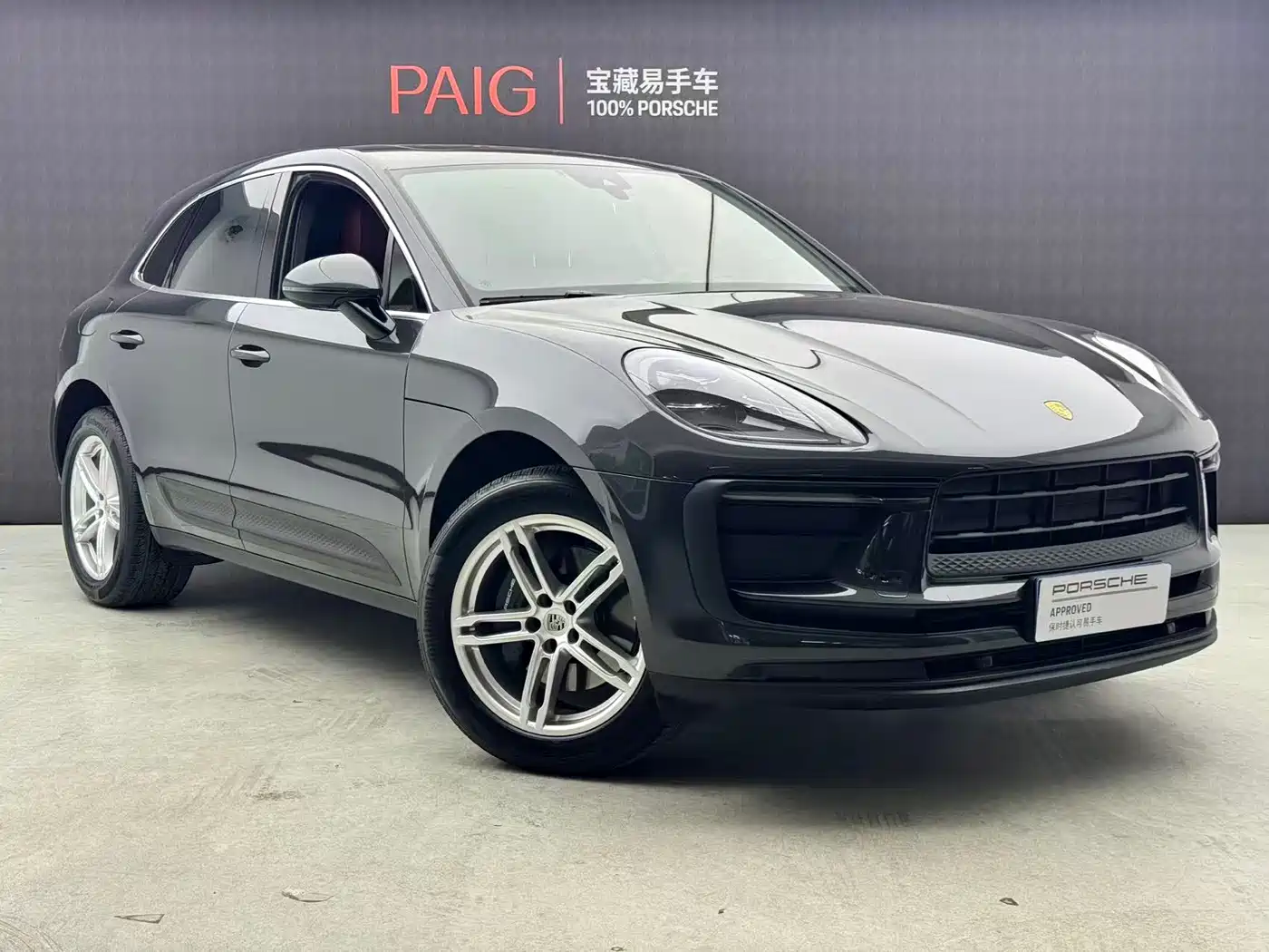 PORSCHE MACAN