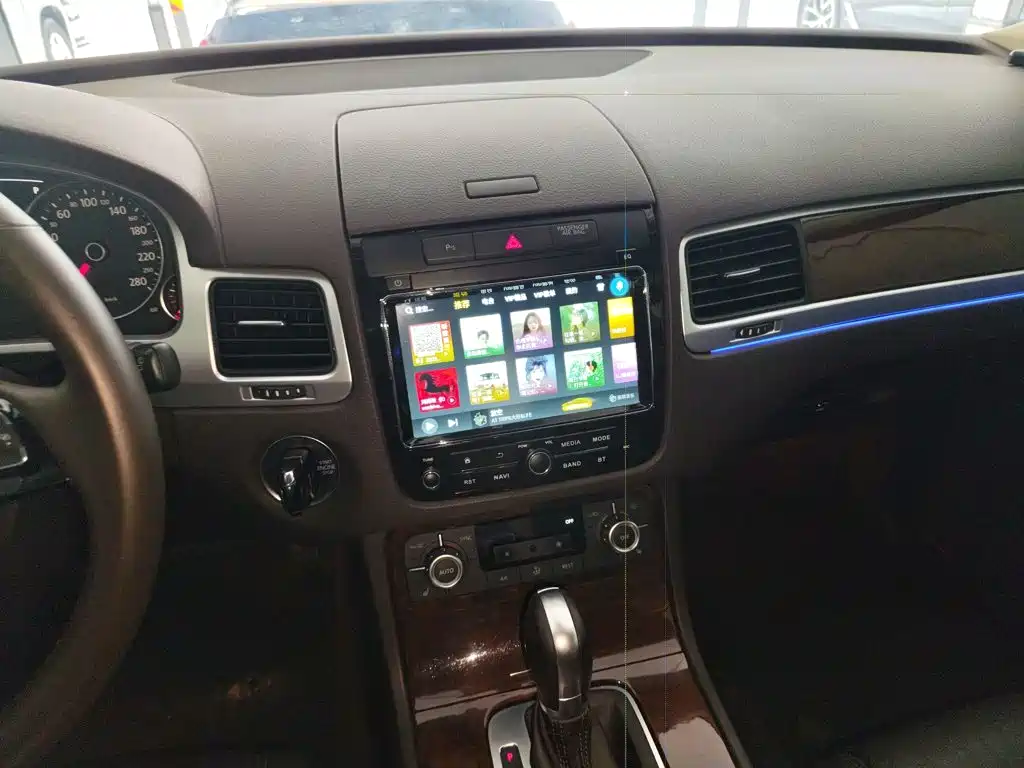 Фото 9 - Volkswagen Touareg