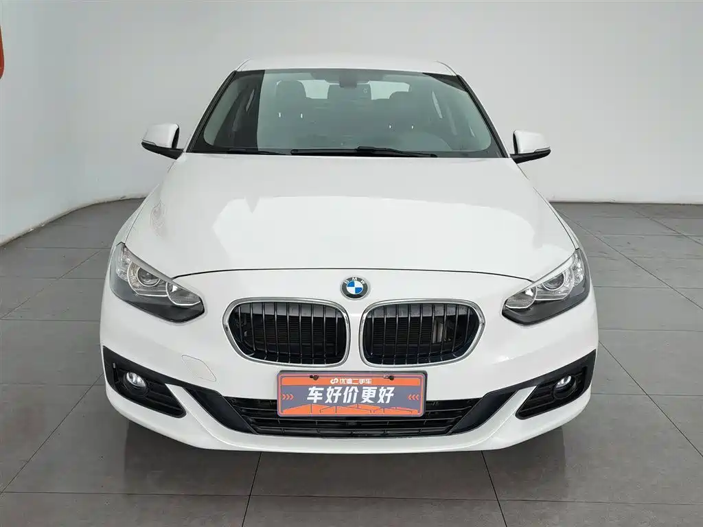 BMW 1 Series 2017 118i Fashion фото 3