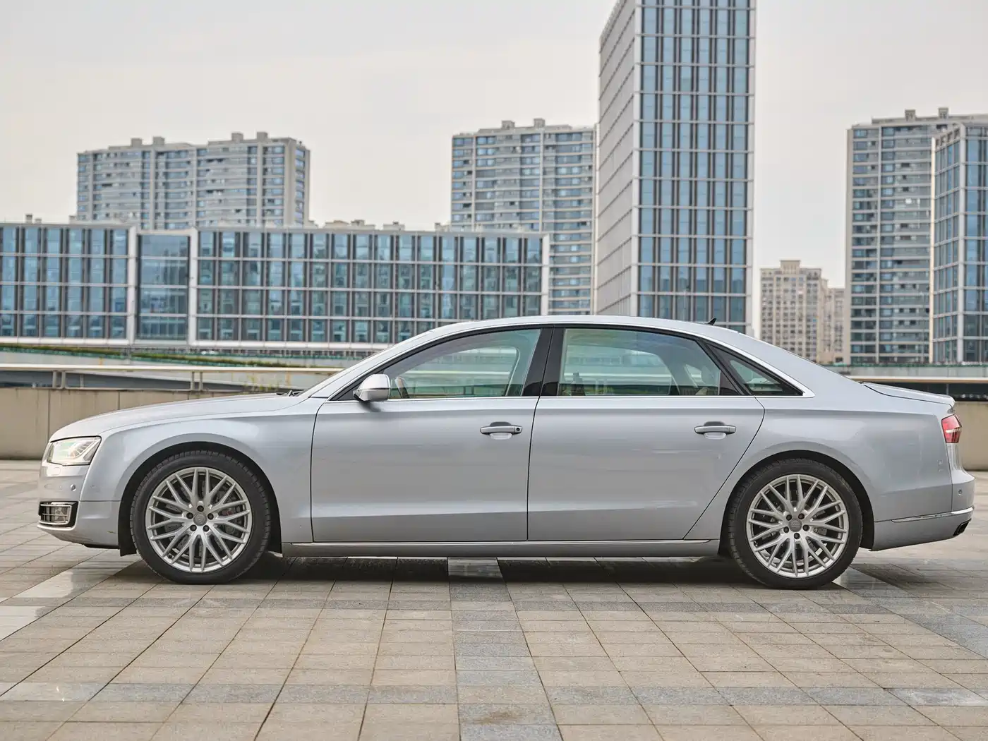 Audi A8 2014 A8L 60 TFSI quattro Exclusive фото 6