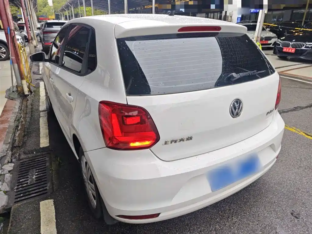 Volkswagen Polo 2016 1.4L Automatic Trend фото 5