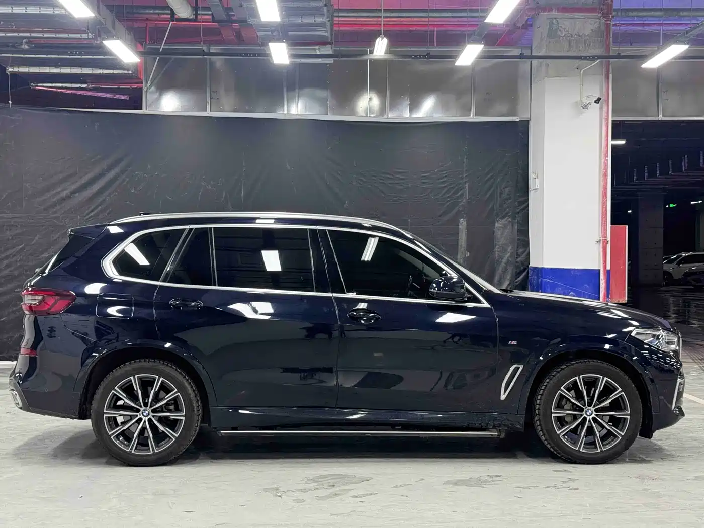 BMW X5 2022 xDrive 30Li Premium M Sport Package фото 8