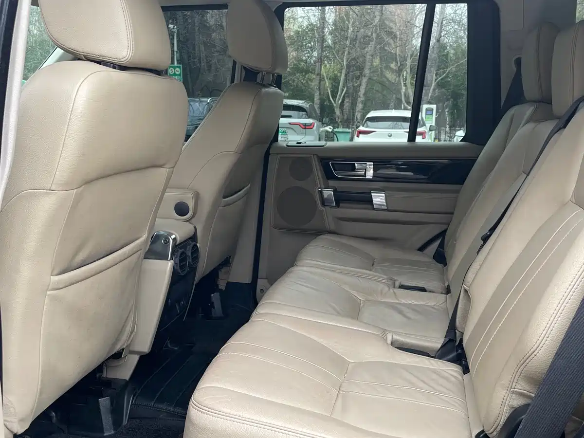 Land Rover Discovery 2013 3.0 SDV6 HSE Diesel фото 15