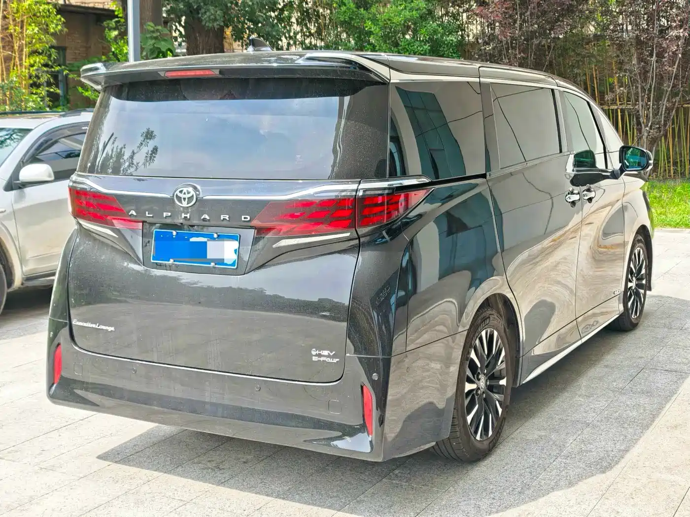 Toyota Alphard 2026 2024 Hybrid 2.5L Ultimate Enjoyment Edition