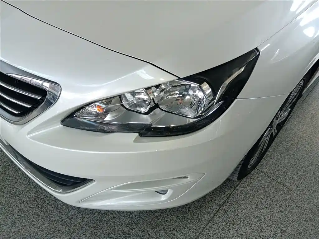 Peugeot 408 2014 1.8L Automatic Luxury Edition фото 24